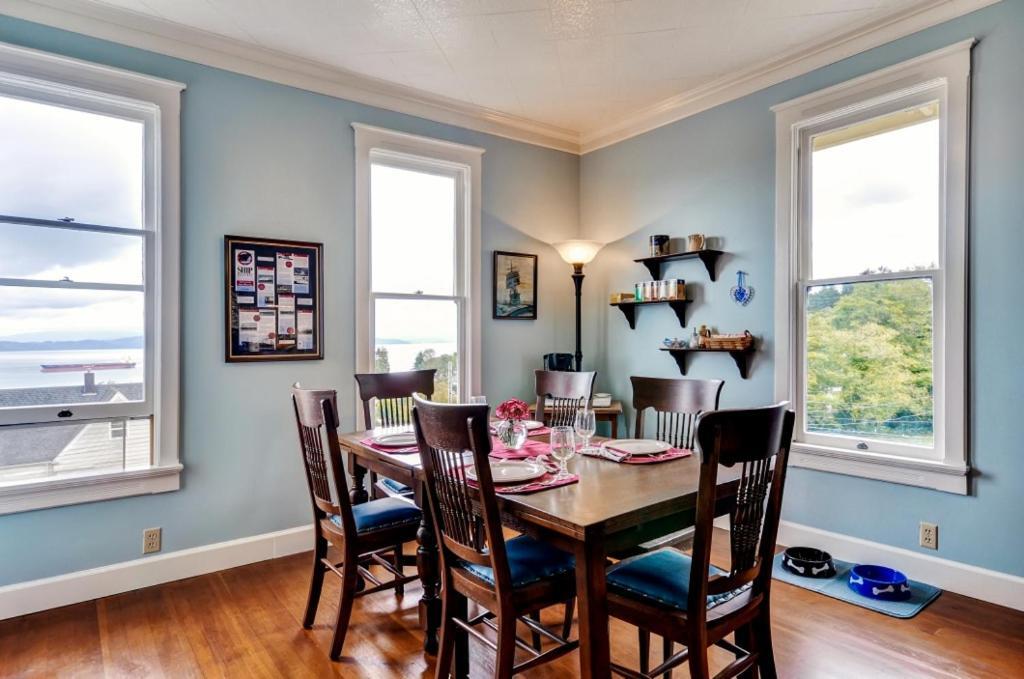 Astoria Painted Lady Historic Apt With River View! Eksteriør billede